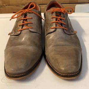 Grey dress shoes